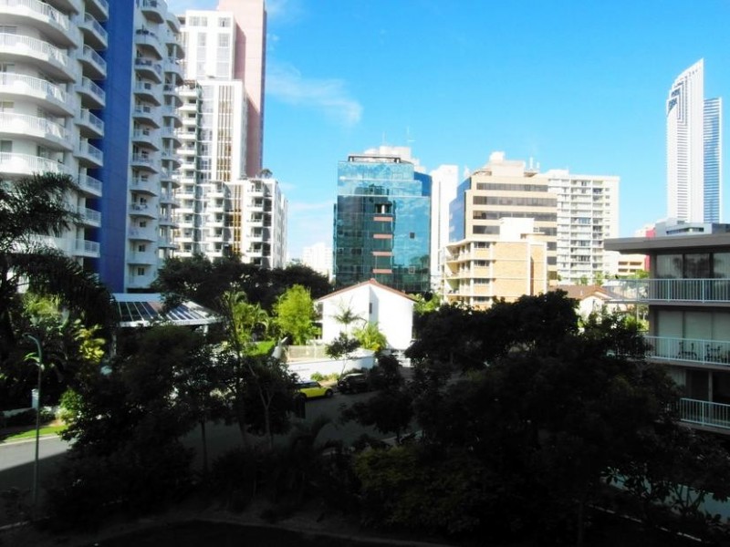 32 Riverview Parade ‘Anchorage’, Budds Beach, Surfers Paradise QLD 4217