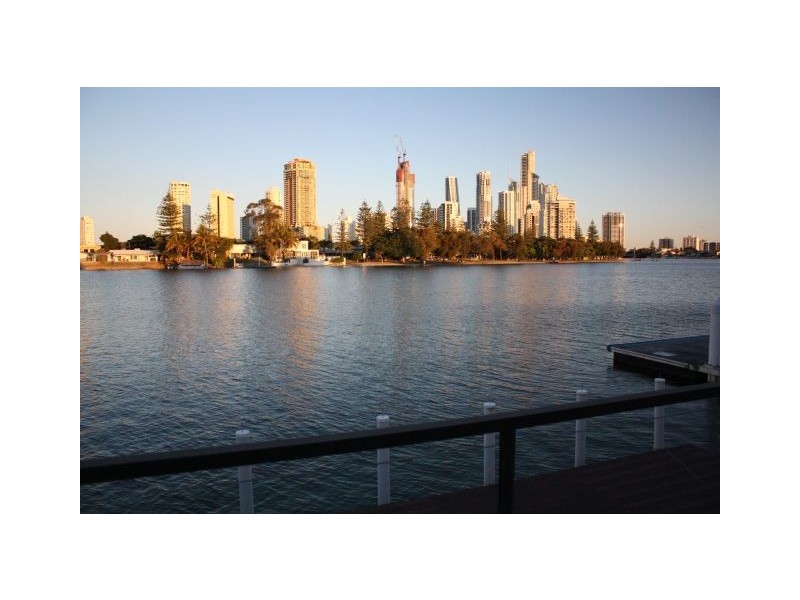 44 Admiralty Drive, Paradise Waters QLD 4217