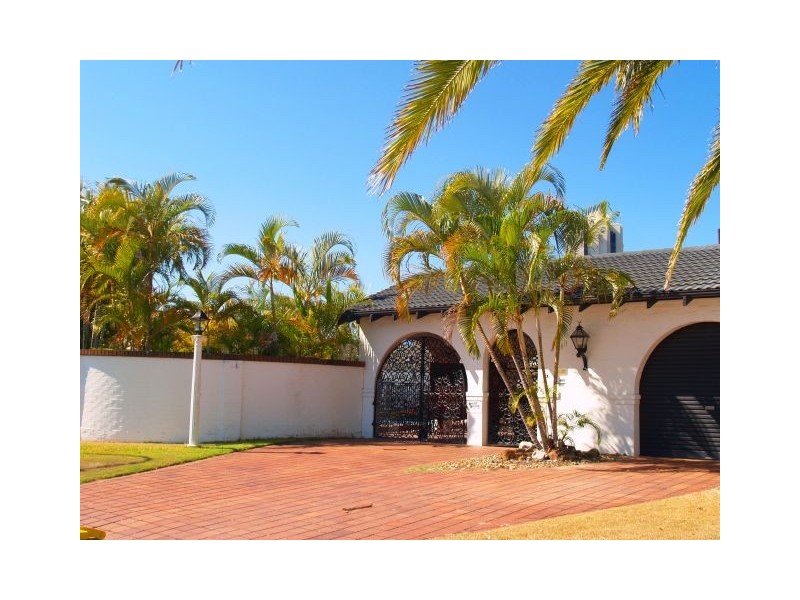 44 Admiralty Drive, Paradise Waters QLD 4217