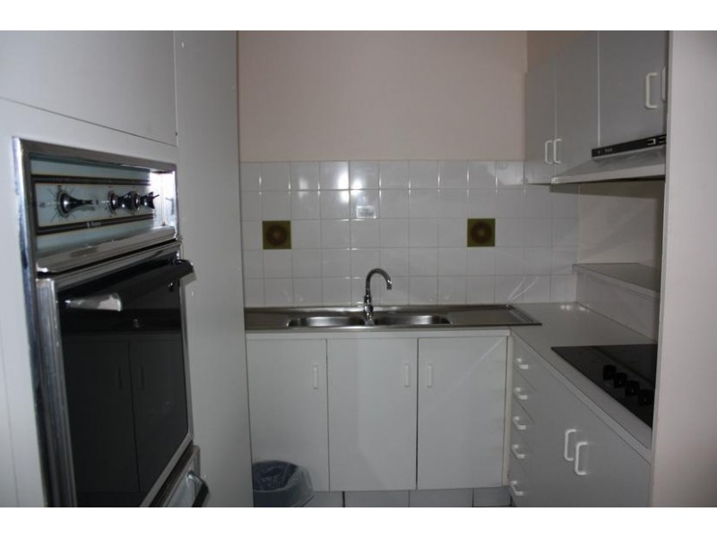 2 Riverview Parade, Surfers Paradise QLD 4217