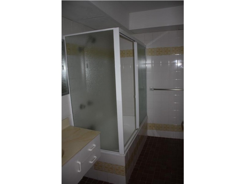 2 Riverview Parade, Surfers Paradise QLD 4217