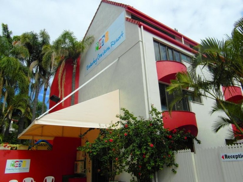 38 Enderley Avenue ‘Enderley Gardens’, Surfers Paradise QLD 4217