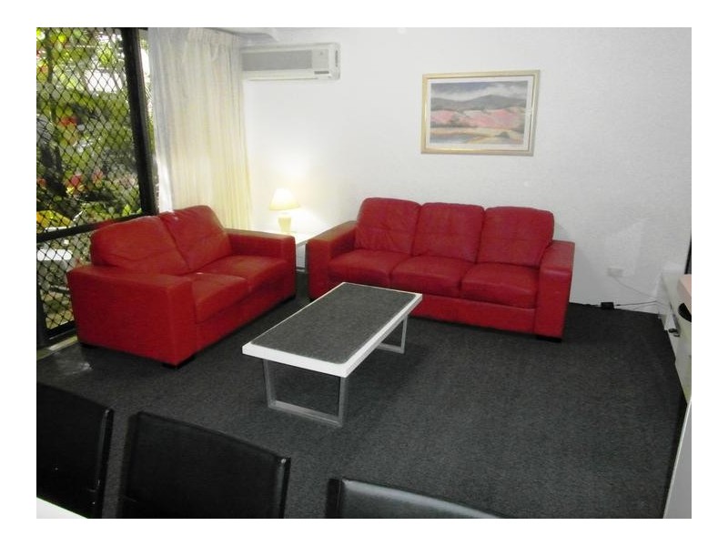 38 Enderley Avenue ‘Enderley Gardens’, Surfers Paradise QLD 4217