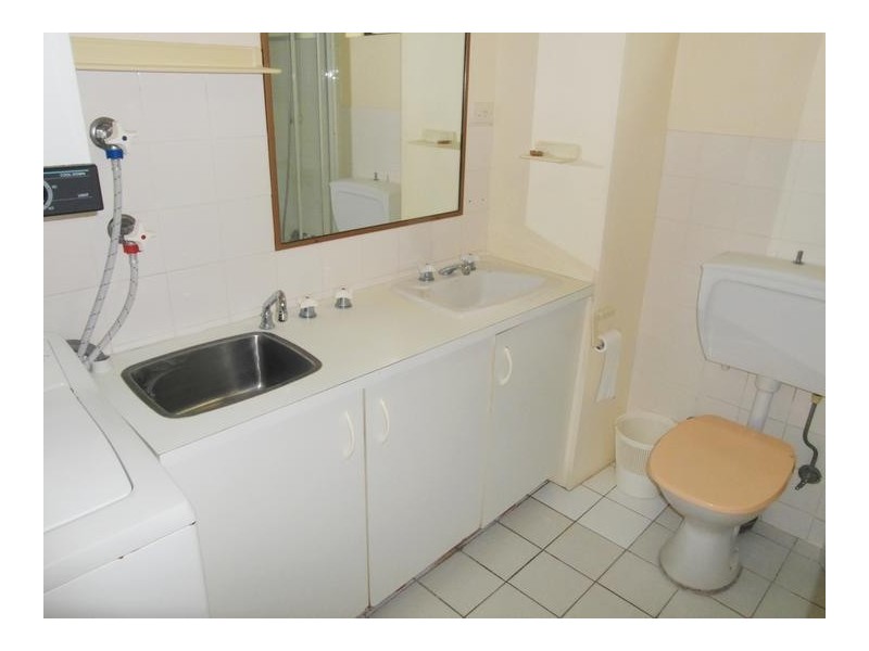 38 Enderley Avenue ‘Enderley Gardens’, Surfers Paradise QLD 4217