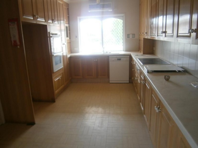 65 The Promenade, Isle Of Capri QLD 4217