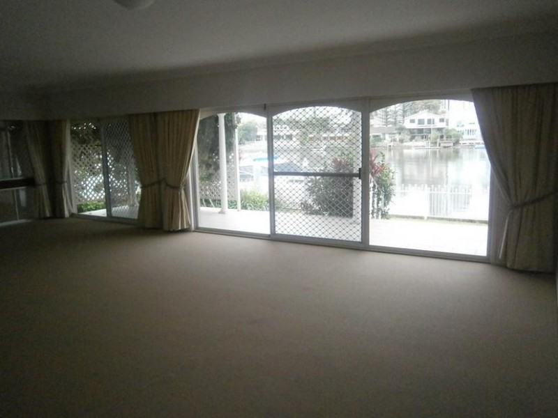 65 The Promenade, Isle Of Capri QLD 4217