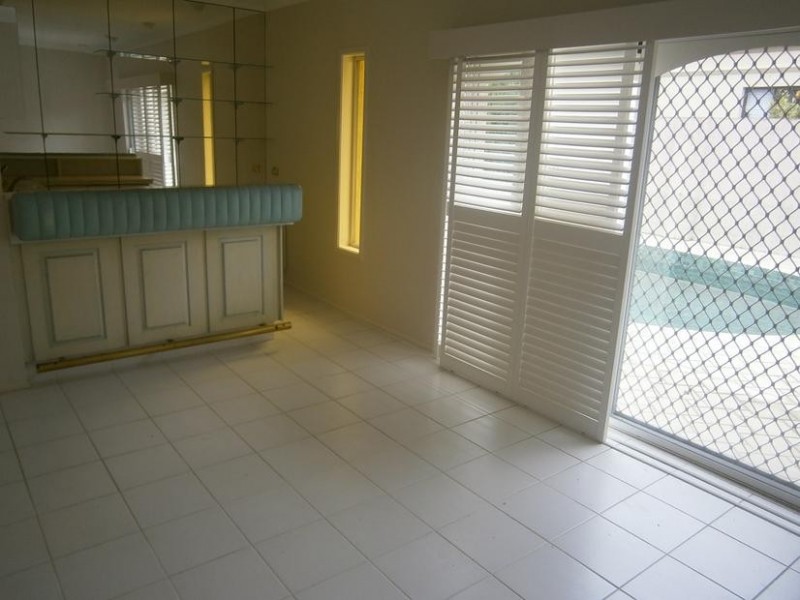 65 The Promenade, Isle Of Capri QLD 4217