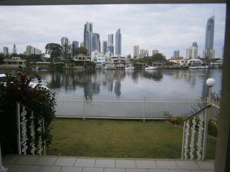 65 The Promenade, Isle Of Capri QLD 4217