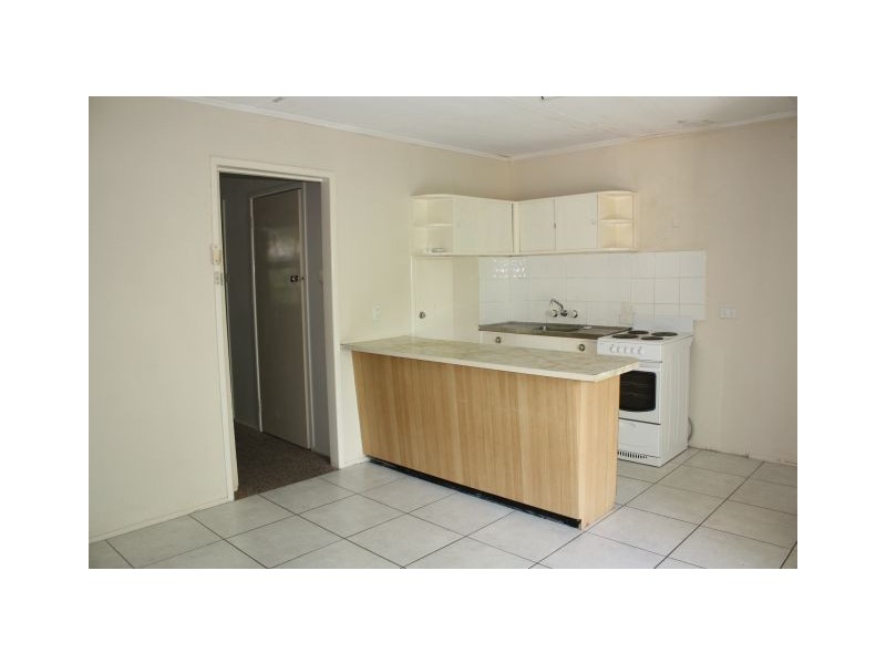 7 Leonard Avenue, Surfers Paradise QLD 4217