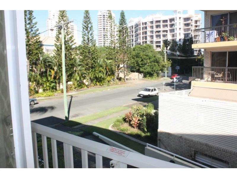 42 Beach Parade (Surfers Tradewinds), Broadbeach QLD 4218