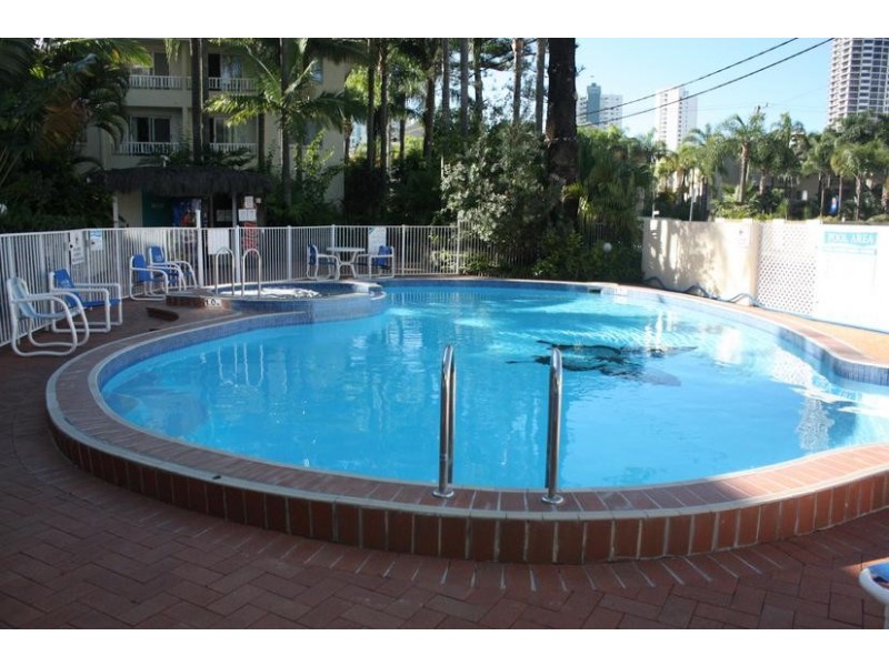 42 Beach Parade (Surfers Tradewinds), Broadbeach QLD 4218