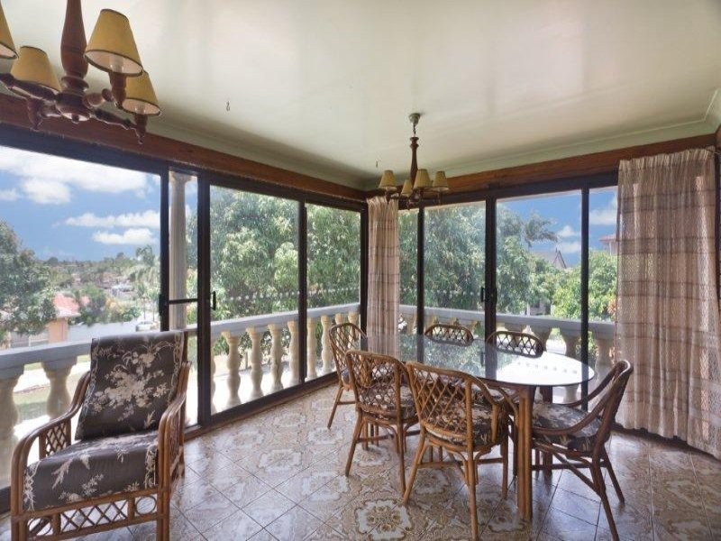 37 Inveray Avenue (182 Ashmore Road), Benowa QLD 4217