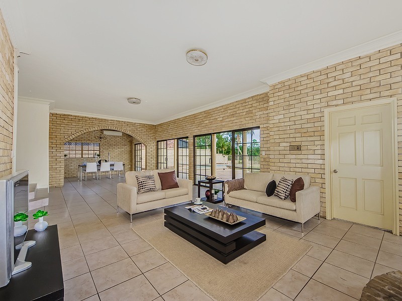 7 La Scala Court, Isle Of Capri QLD 4217