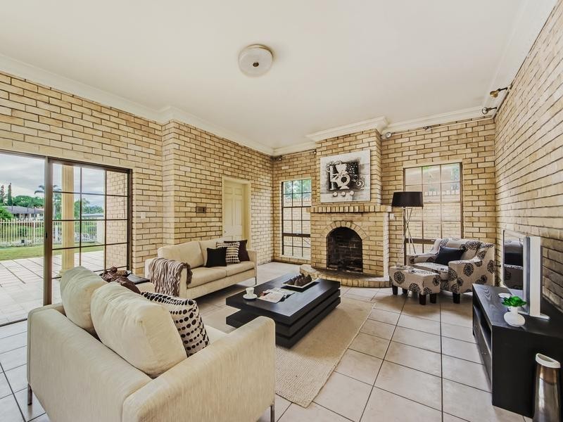 7 La Scala Court, Isle Of Capri QLD 4217