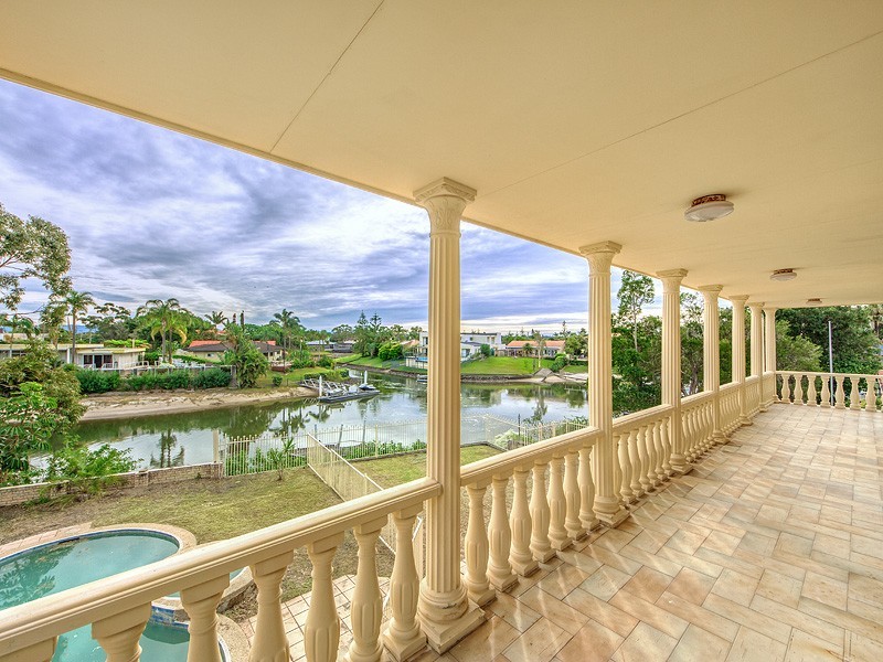 7 La Scala Court, Isle Of Capri QLD 4217