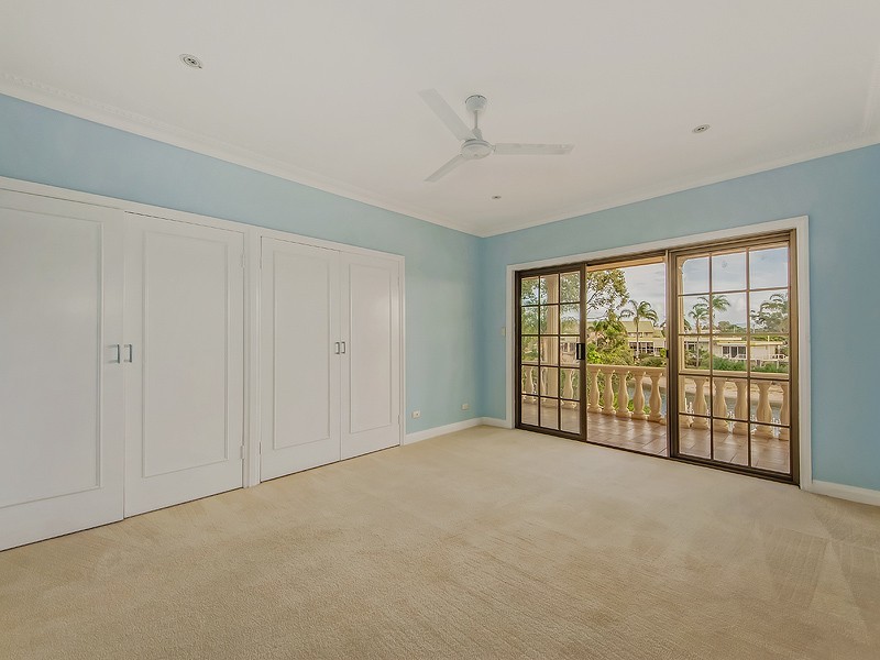 7 La Scala Court, Isle Of Capri QLD 4217