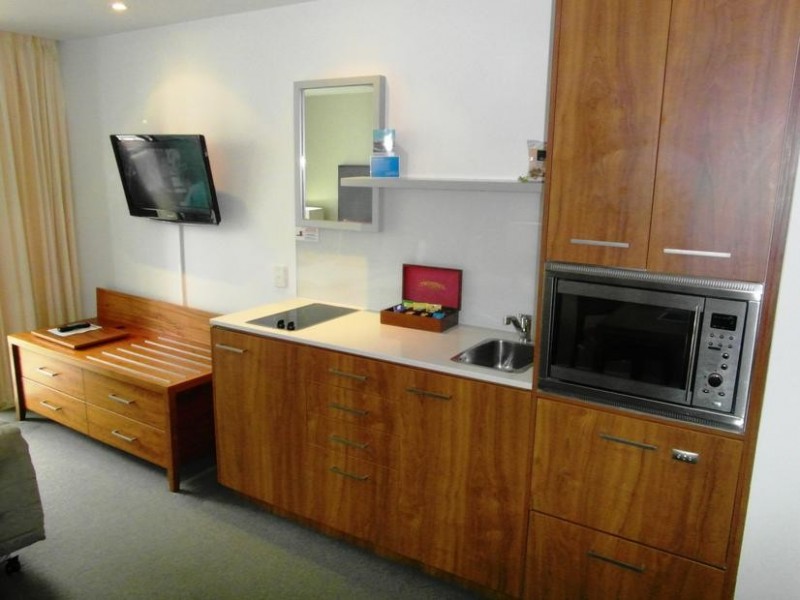 25 Laycock Street ‘Mantra Legends’, Surfers Paradise QLD 4217