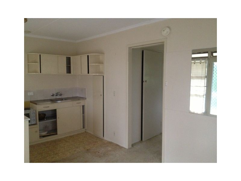 7 Leonard Avenue, Surfers Paradise QLD 4217