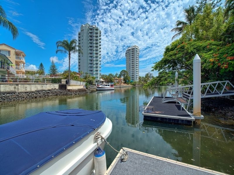 26 Paradise Island, Surfers Paradise QLD 4217