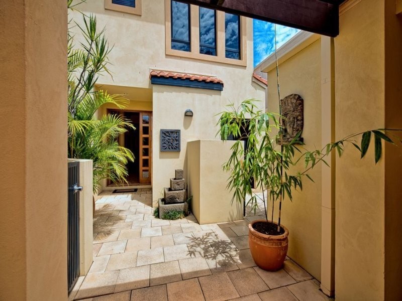 26 Paradise Island, Surfers Paradise QLD 4217