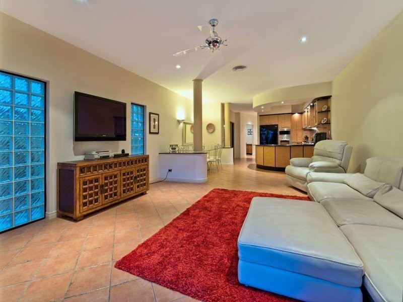 26 Paradise Island, Surfers Paradise QLD 4217