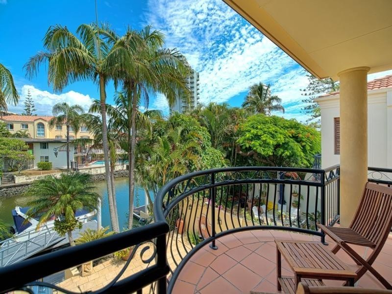 26 Paradise Island, Surfers Paradise QLD 4217