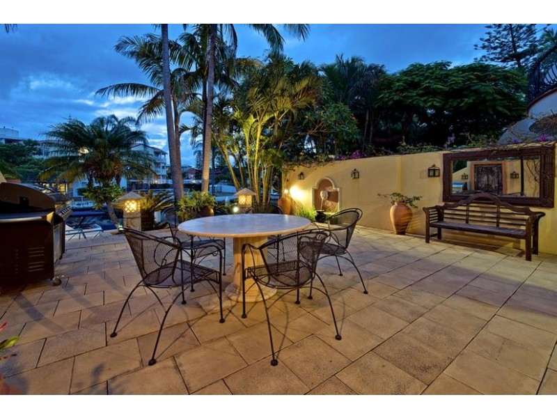 26 Paradise Island, Surfers Paradise QLD 4217