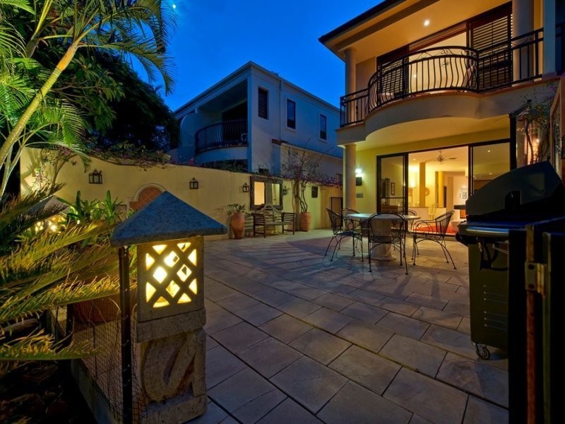 26 Paradise Island, Surfers Paradise QLD 4217