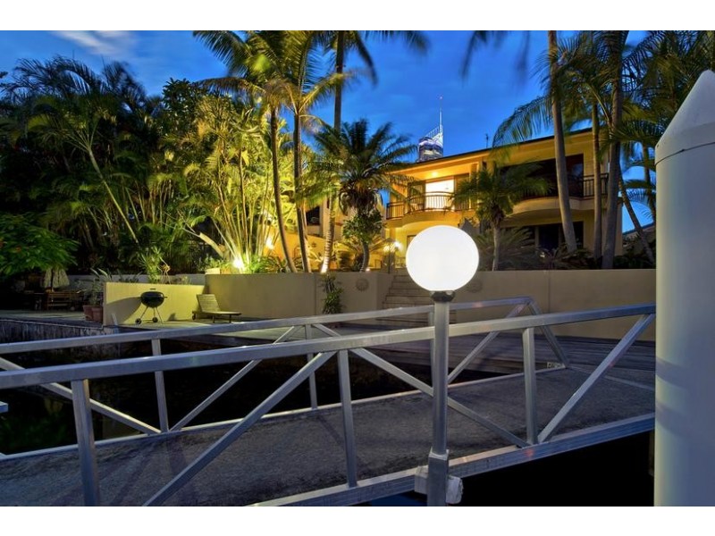 26 Paradise Island, Surfers Paradise QLD 4217