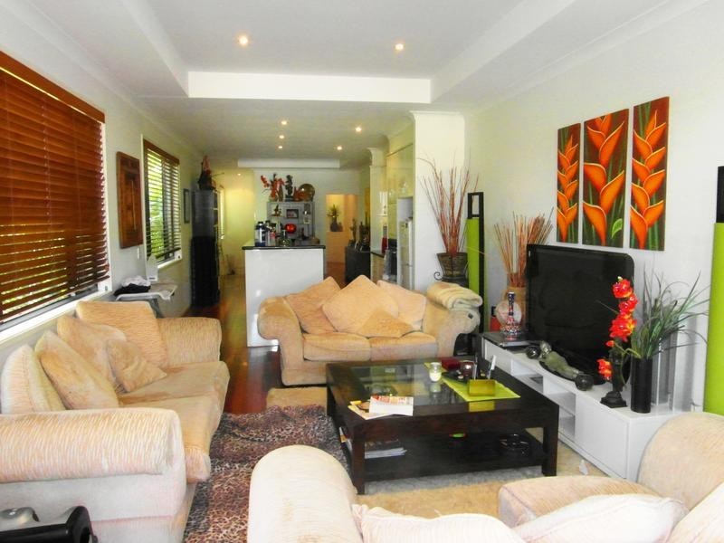 1/21 Venice Street, Mermaid Beach QLD 4218