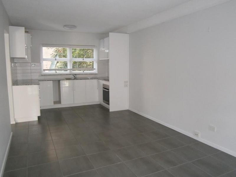 2930 Gold Coast Highway (Riverview Court), Surfers Paradise QLD 4217