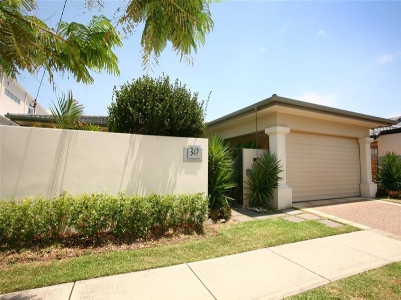 30 Salerno Street, Isle Of Capri QLD 4217