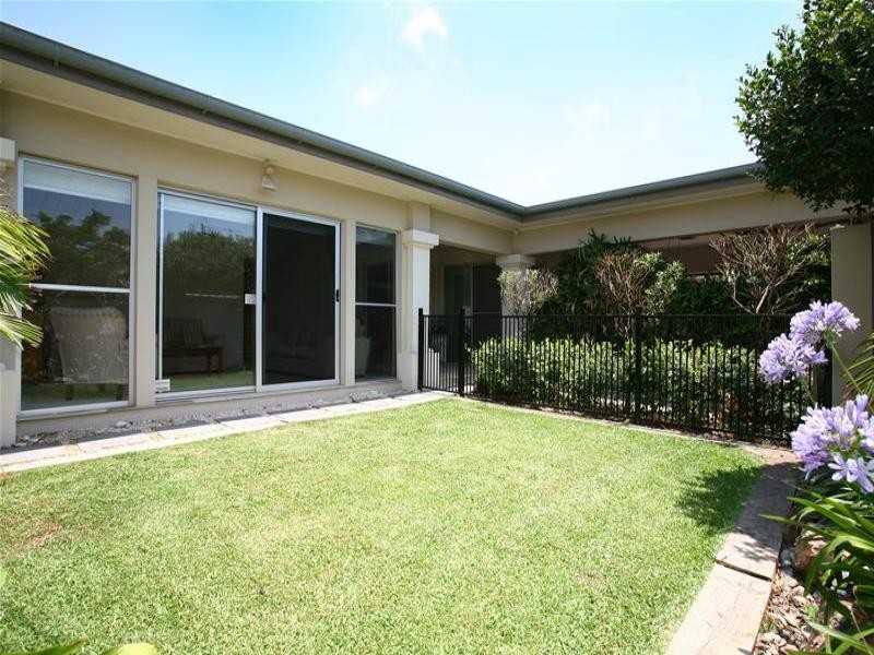 30 Salerno Street, Isle Of Capri QLD 4217