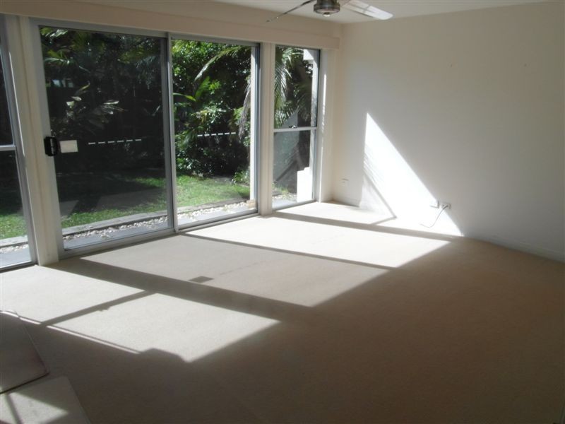 30 Salerno Street, Isle Of Capri QLD 4217