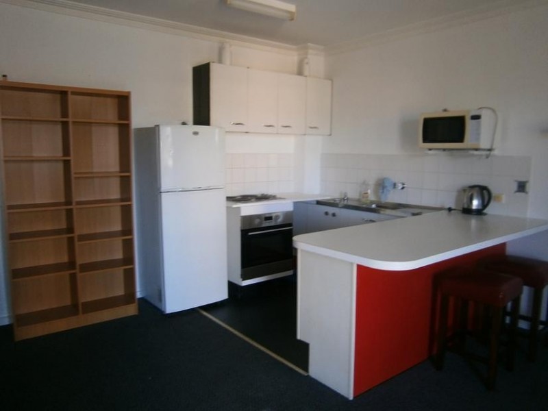 22 Leonard Avenue (Candlelight), Surfers Paradise QLD 4217