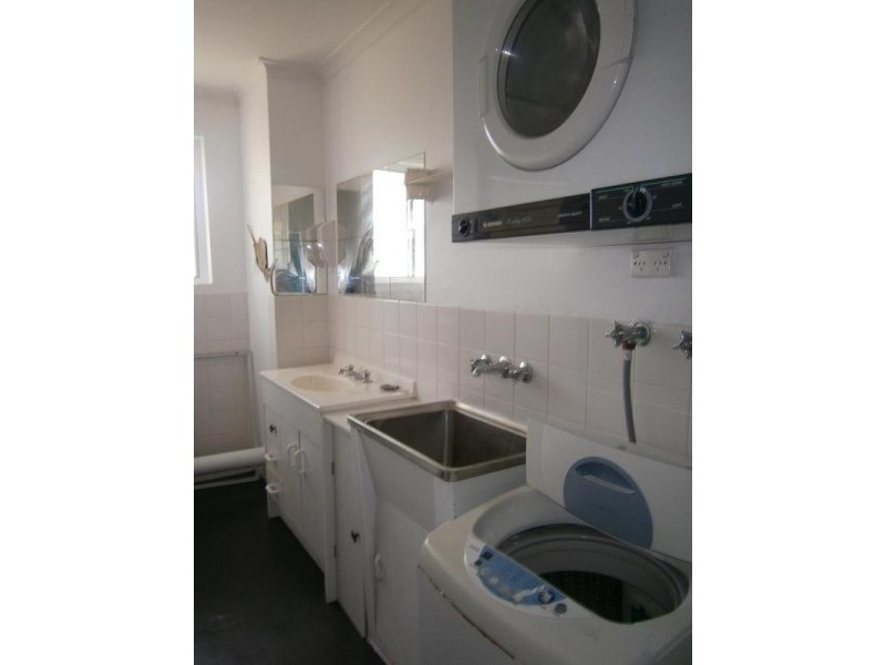 22 Leonard Avenue (Candlelight), Surfers Paradise QLD 4217