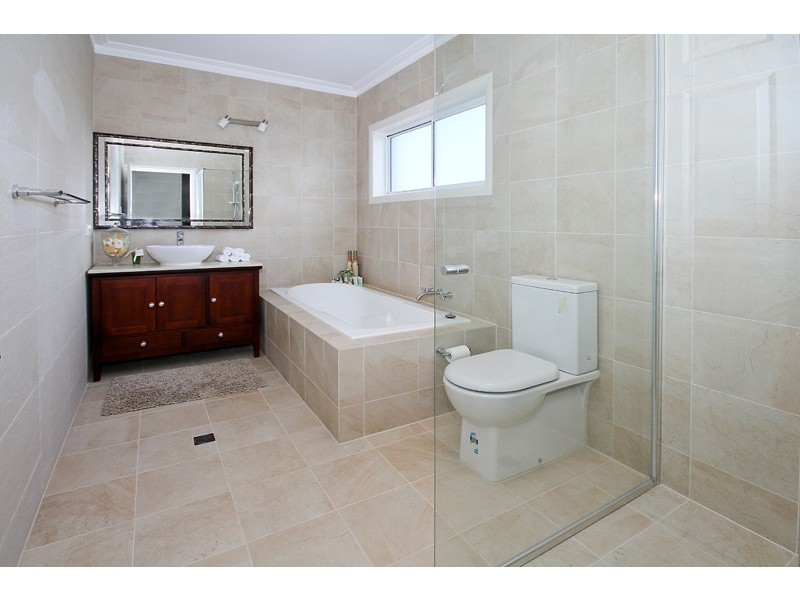 27 Panitz Street, Sorrento QLD 4217