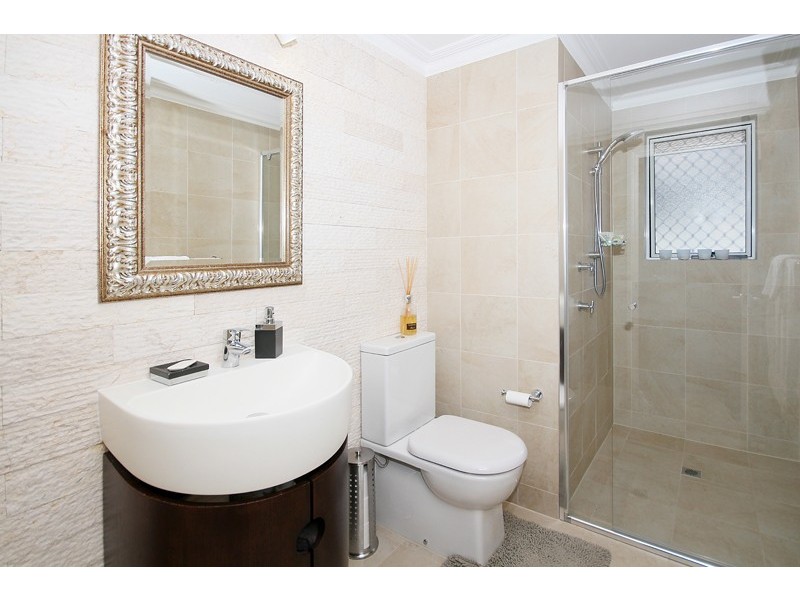 27 Panitz Street, Sorrento QLD 4217