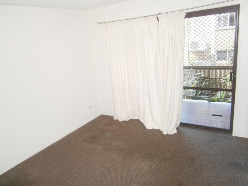 33 Monaco Street (La Riveria), Surfers Paradise QLD 4217