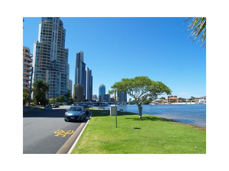 3 Oak Avenue (Oaklodge), Surfers Paradise QLD 4217