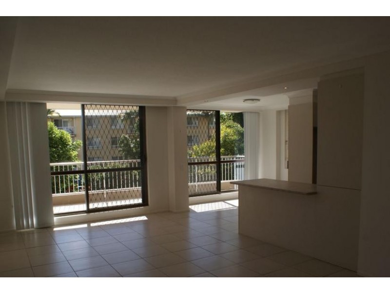 3 Oak Avenue (Oaklodge), Surfers Paradise QLD 4217