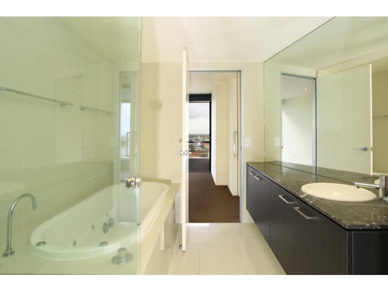 4 Wahroonga Place (Avalon Apartments), Surfers Paradise QLD 4217