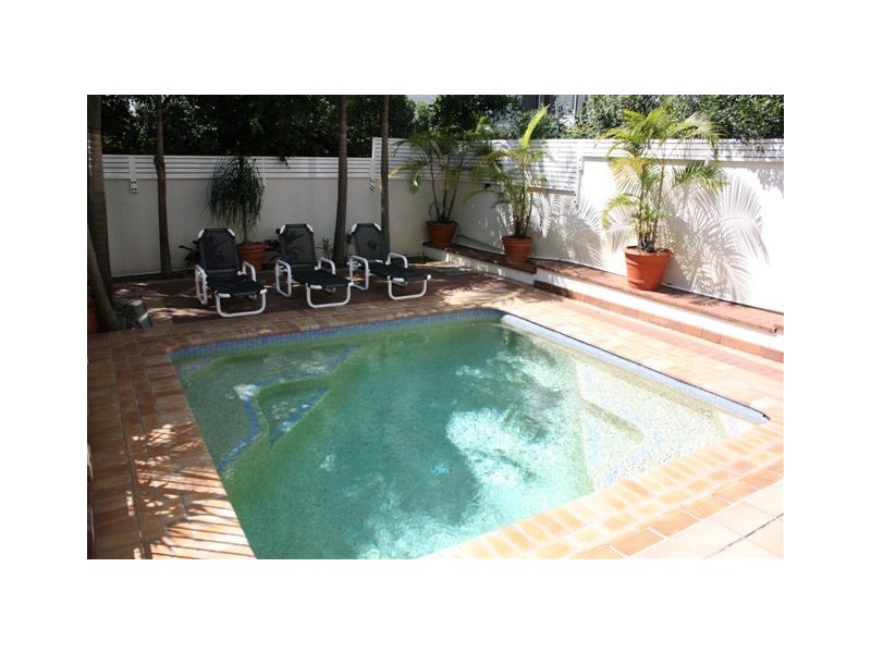 33 Cypress Avenue (Cypress Avenue Apartments), Surfers Paradise QLD 4217