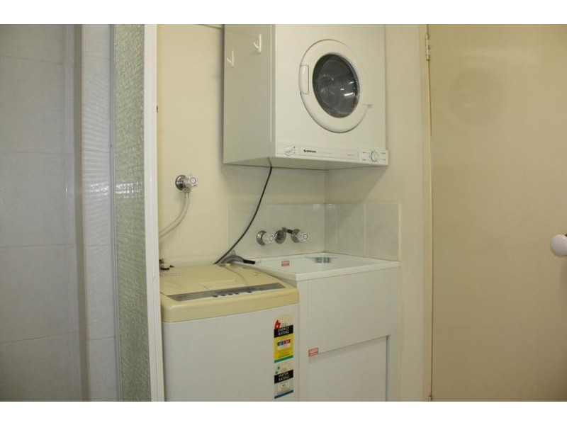 33 Cypress Avenue (Cypress Avenue Apartments), Surfers Paradise QLD 4217