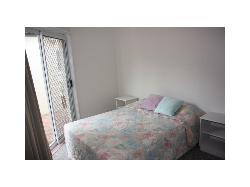 11 Frederick Street (Le Chelsea), Surfers Paradise QLD 4217