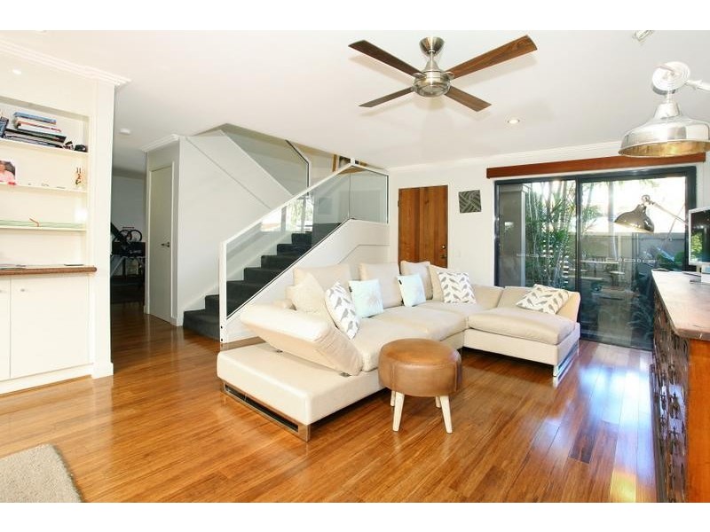 41 Tarcoola Crescent, Chevron Island QLD 4217