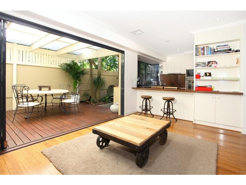 41 Tarcoola Crescent, Chevron Island QLD 4217