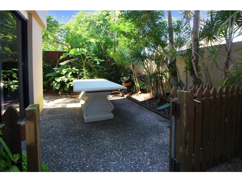 41 Tarcoola Crescent, Chevron Island QLD 4217