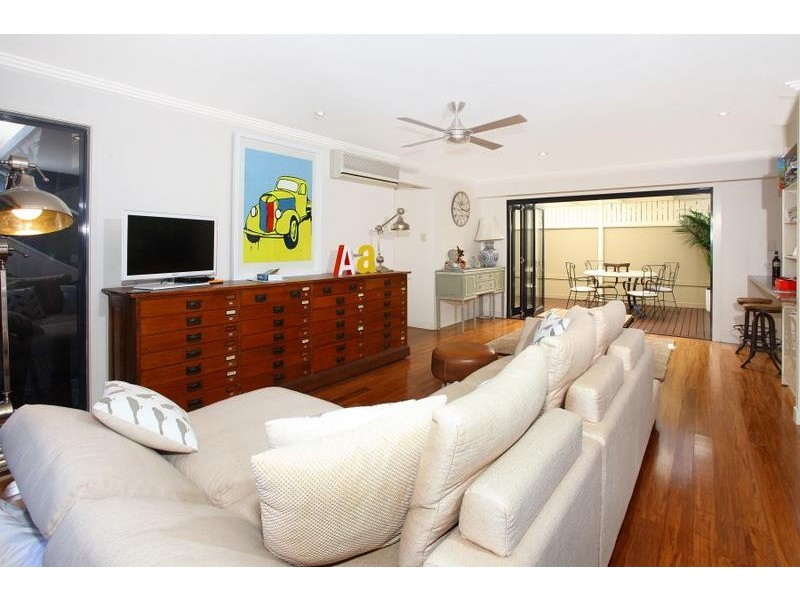 41 Tarcoola Crescent, Chevron Island QLD 4217