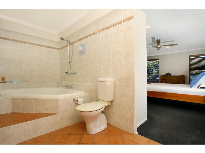 41 Tarcoola Crescent, Chevron Island QLD 4217